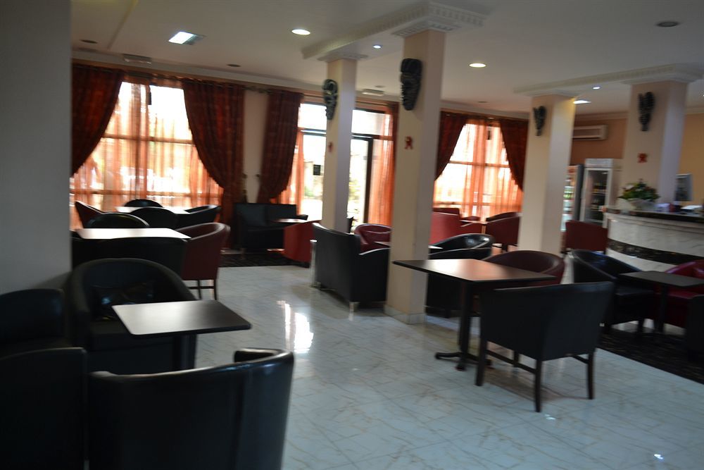 Hotel Mansel 야운데 외부 사진