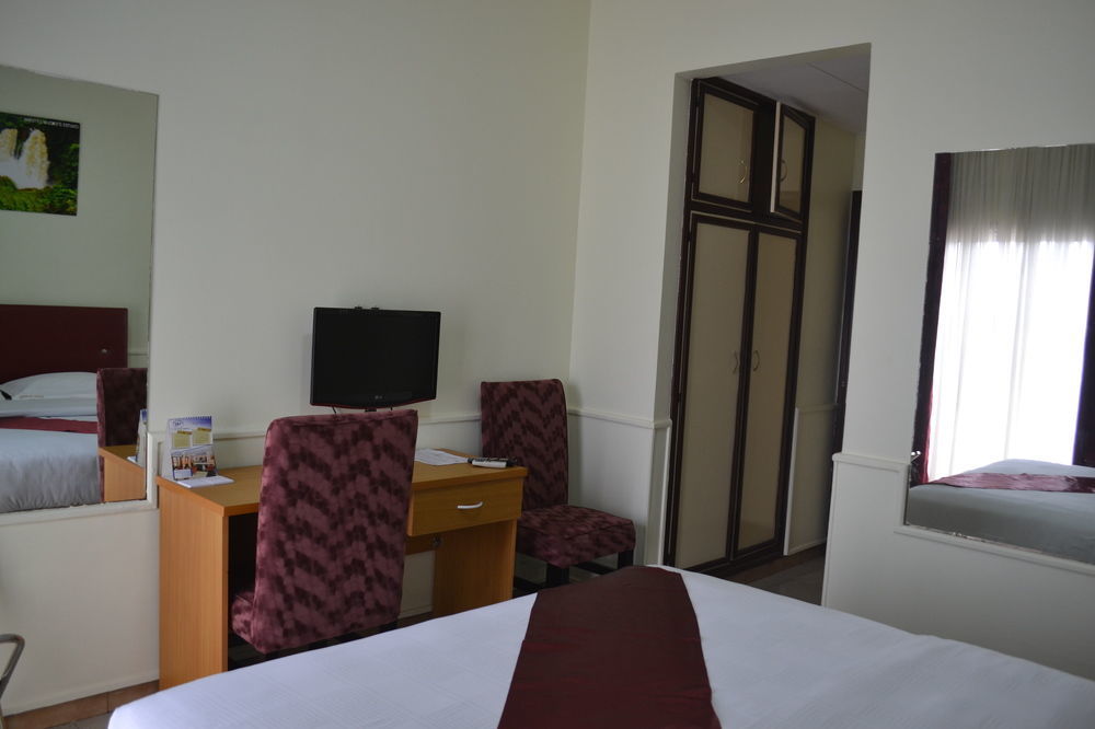Hotel Mansel 야운데 외부 사진
