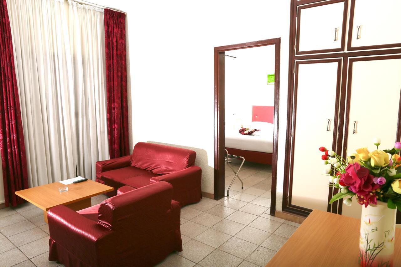 Hotel Mansel 야운데 외부 사진