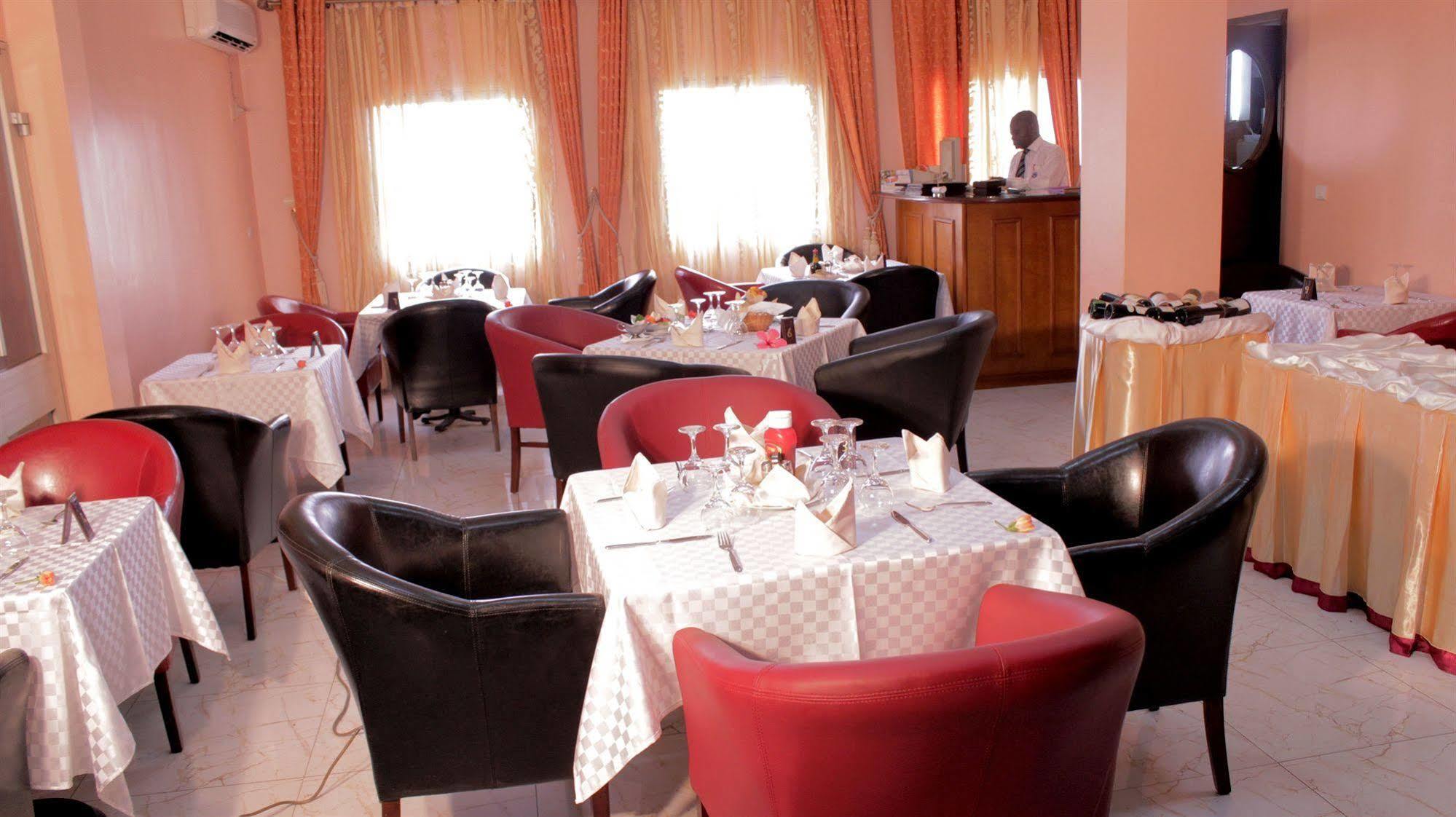 Hotel Mansel 야운데 외부 사진