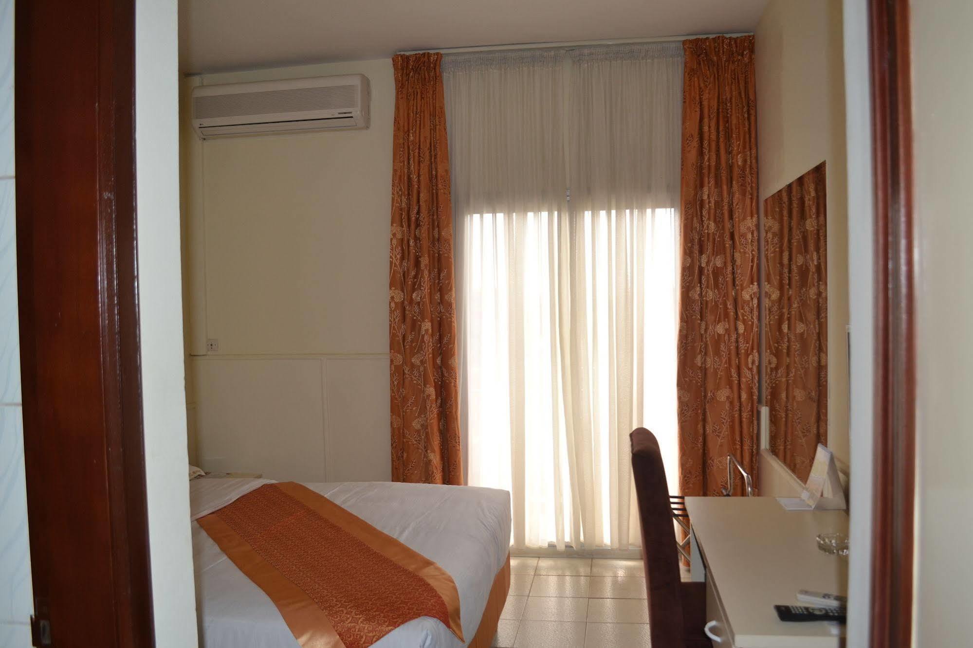 Hotel Mansel 야운데 외부 사진