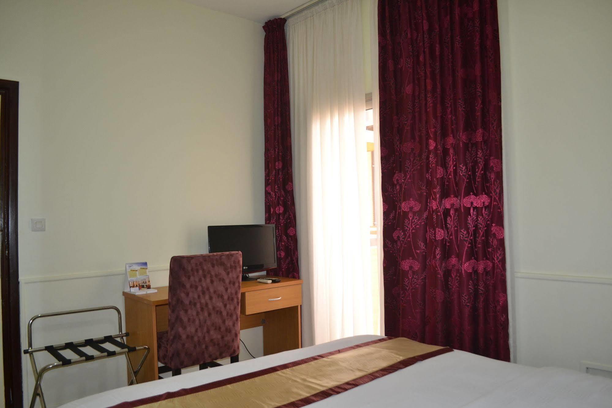 Hotel Mansel 야운데 외부 사진