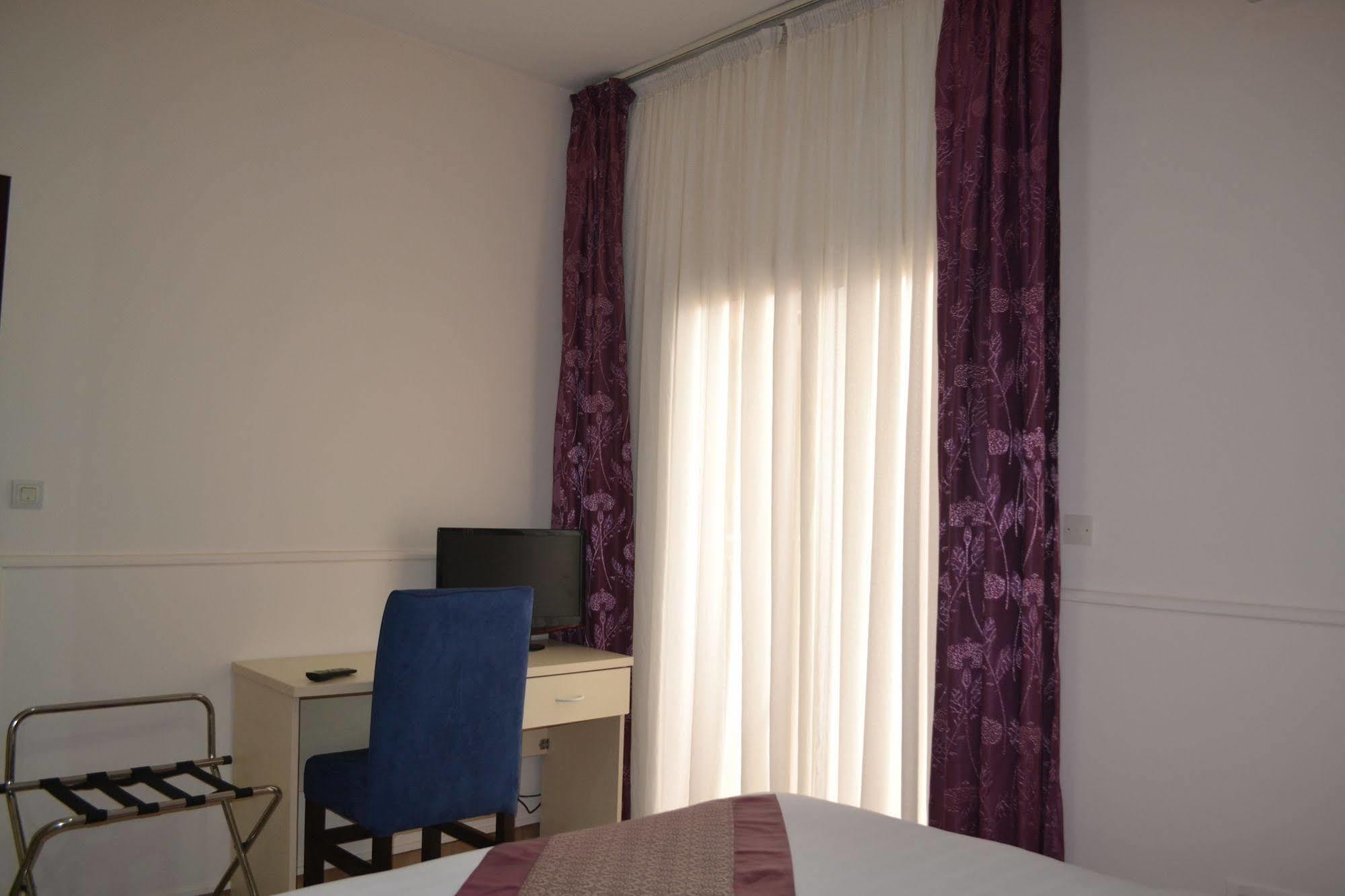 Hotel Mansel 야운데 외부 사진